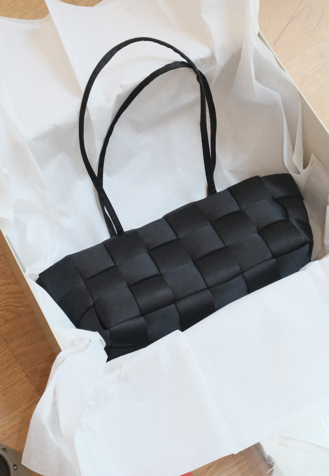 SHAKER PURSE | BLACK FABRIC WEAVE