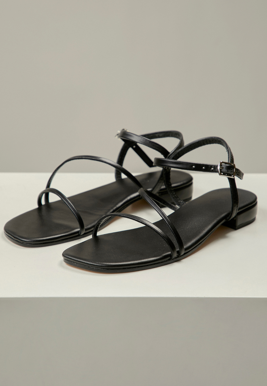 Carol Sandals | Black