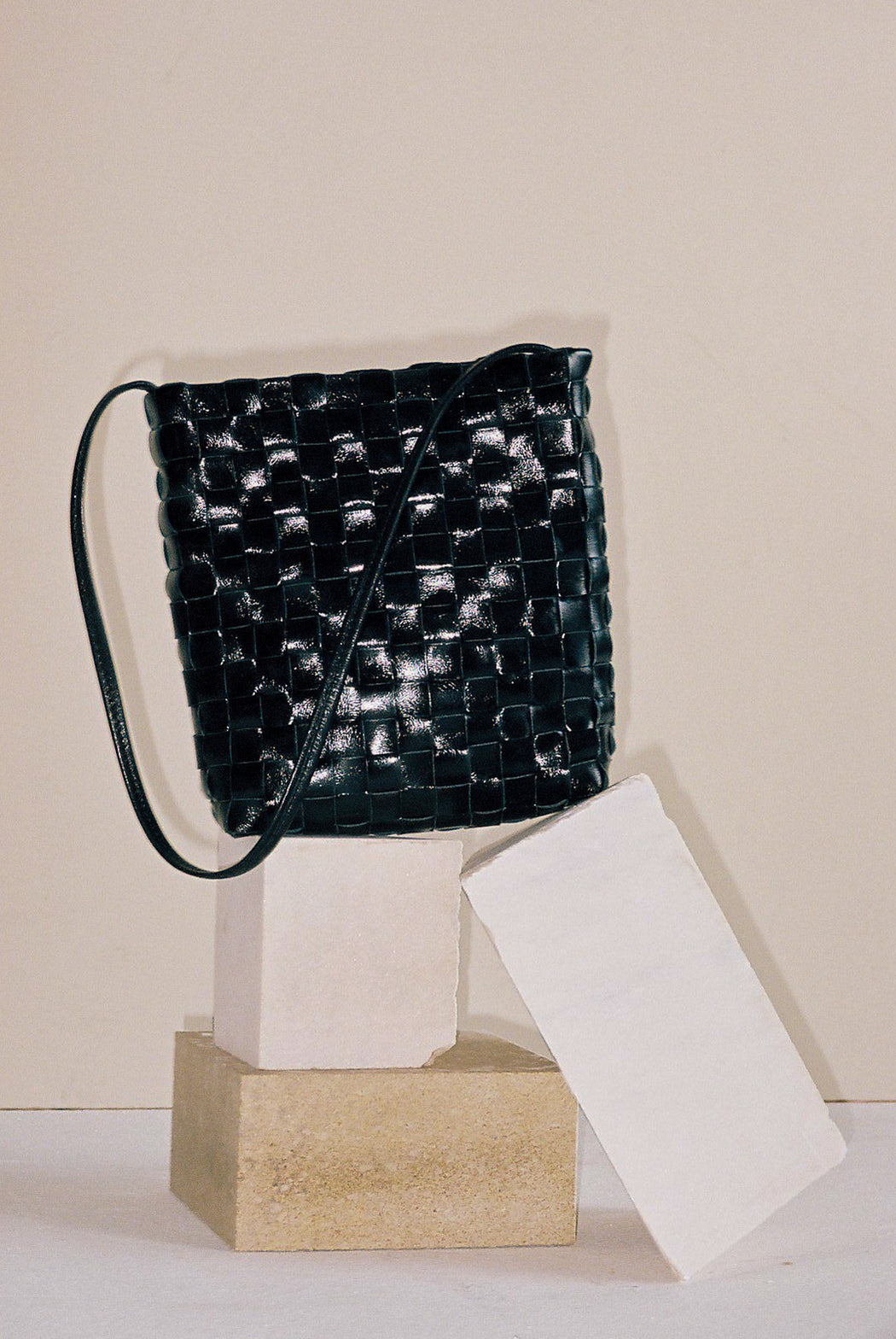 Shaker Bag — Black — Narrow Weave