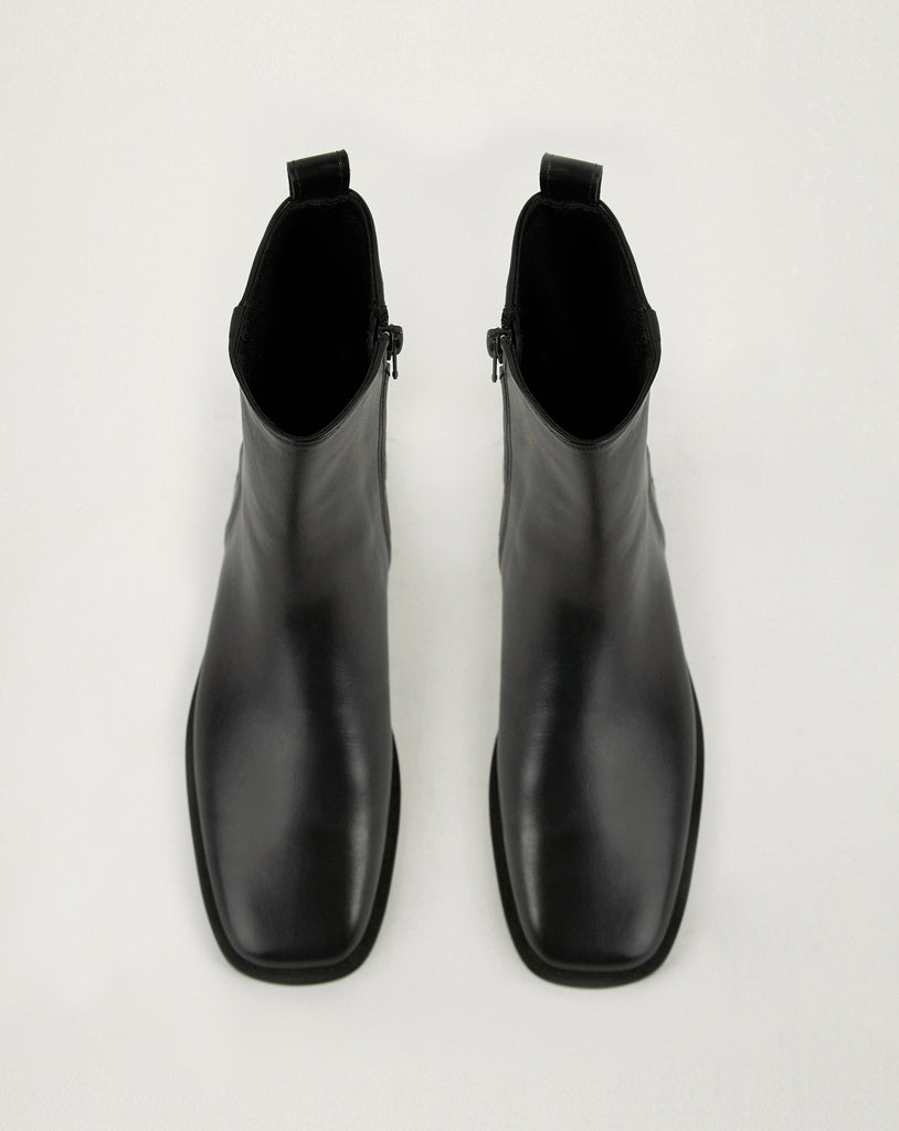 FLAT BOOTS — BLACK — Idée Fixe